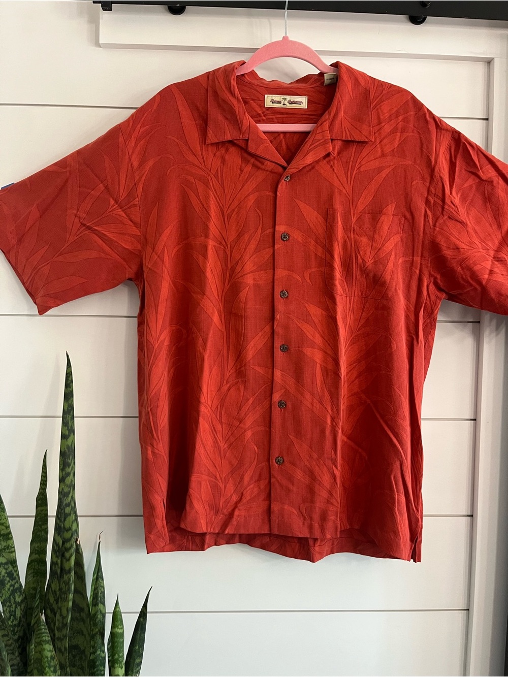 Tommy Bahama men’s Red Rust Short-Sleeve Button-Up Shirt